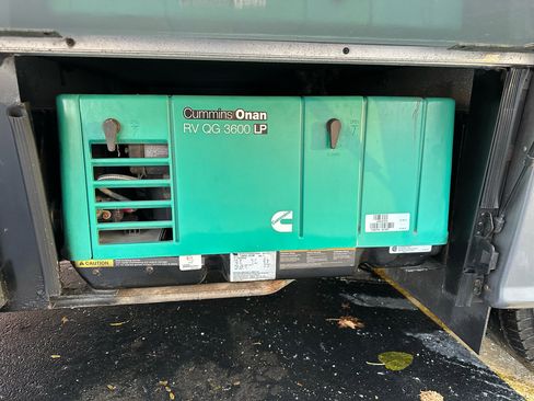 Used 2016 Mercedes-Benz Sprinter 3500 image 15