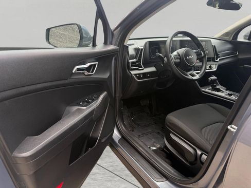Used 2025 Kia Sportage LX AWD/4WD image 19