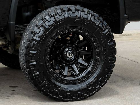 Used 2024 Chevrolet Silverado 2500 LT w/ Midnight Edition image 58