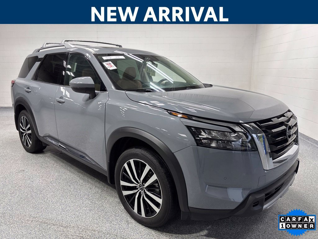 Used 2025 Nissan Pathfinder Platinum w/ Cargo Package AWD/4WD image 1