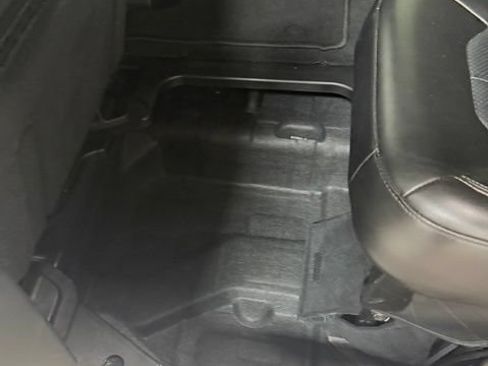 Certified 2024 Chrysler Pacifica Touring-L FWD image 26