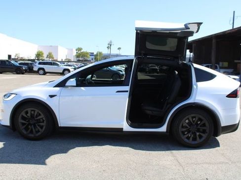 Used 2023 Tesla Model X AWD/4WD image 38