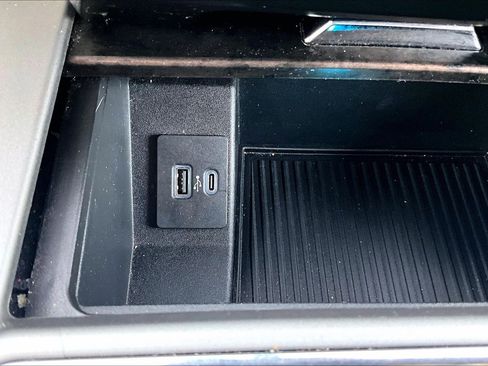 Certified 2022 Ford F250 Lariat w/ Chrome Package image 16