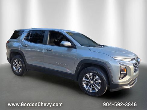 Used 2026 Chevrolet Equinox LT FWD image 8