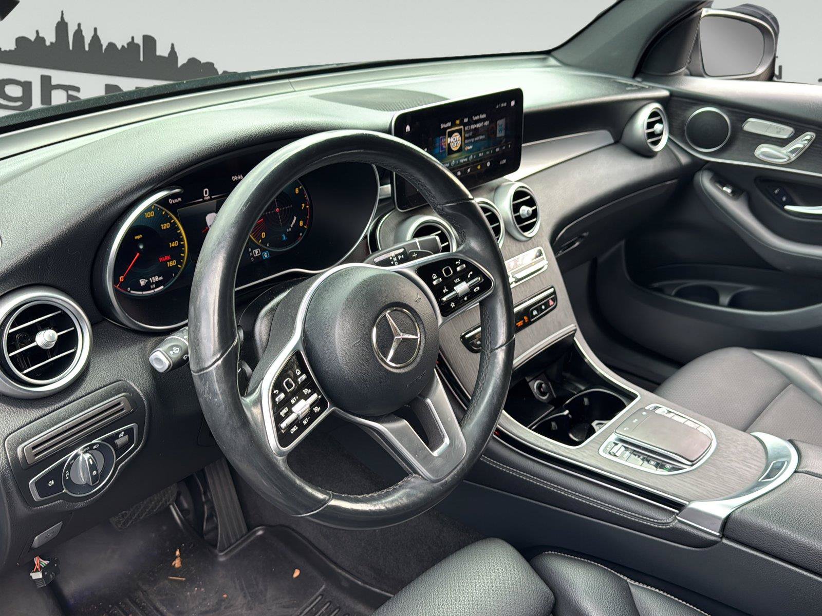 Used 2021 Mercedes-Benz GLC 300 4MATIC image 16