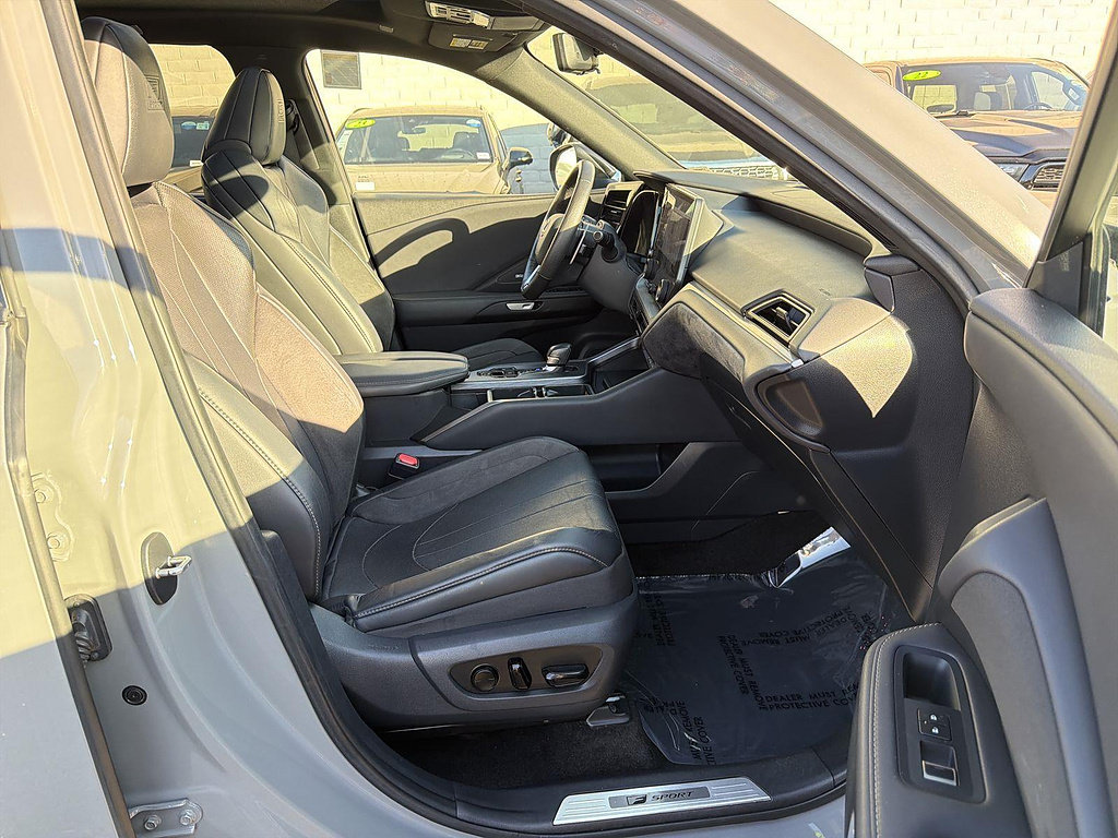 Used 2024 Lexus TX 500h AWD w/ Technology Package image 28