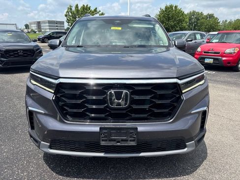 Used 2025 Honda Pilot Elite image 2