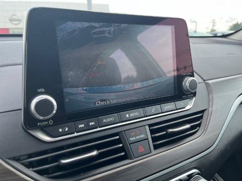 Certified 2023 Nissan Altima 2.5 SV FWD image 18