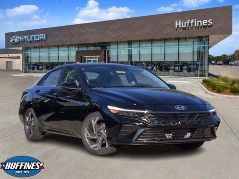 New 2025 Hyundai Elantra Limited image 1