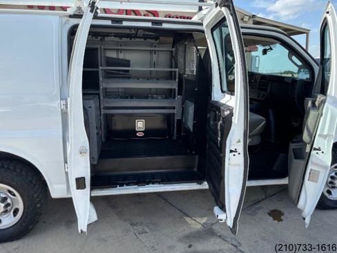 Used 2016 Chevrolet Express 2500 RWD image 26