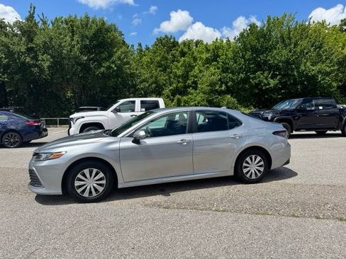 Used 2024 Toyota Camry LE FWD image 7