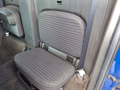 Used 2014 Nissan Frontier SV image 12