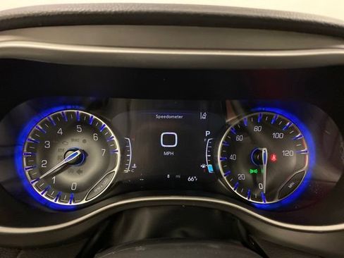 New 2027 Chrysler Pacifica Select FWD image 10