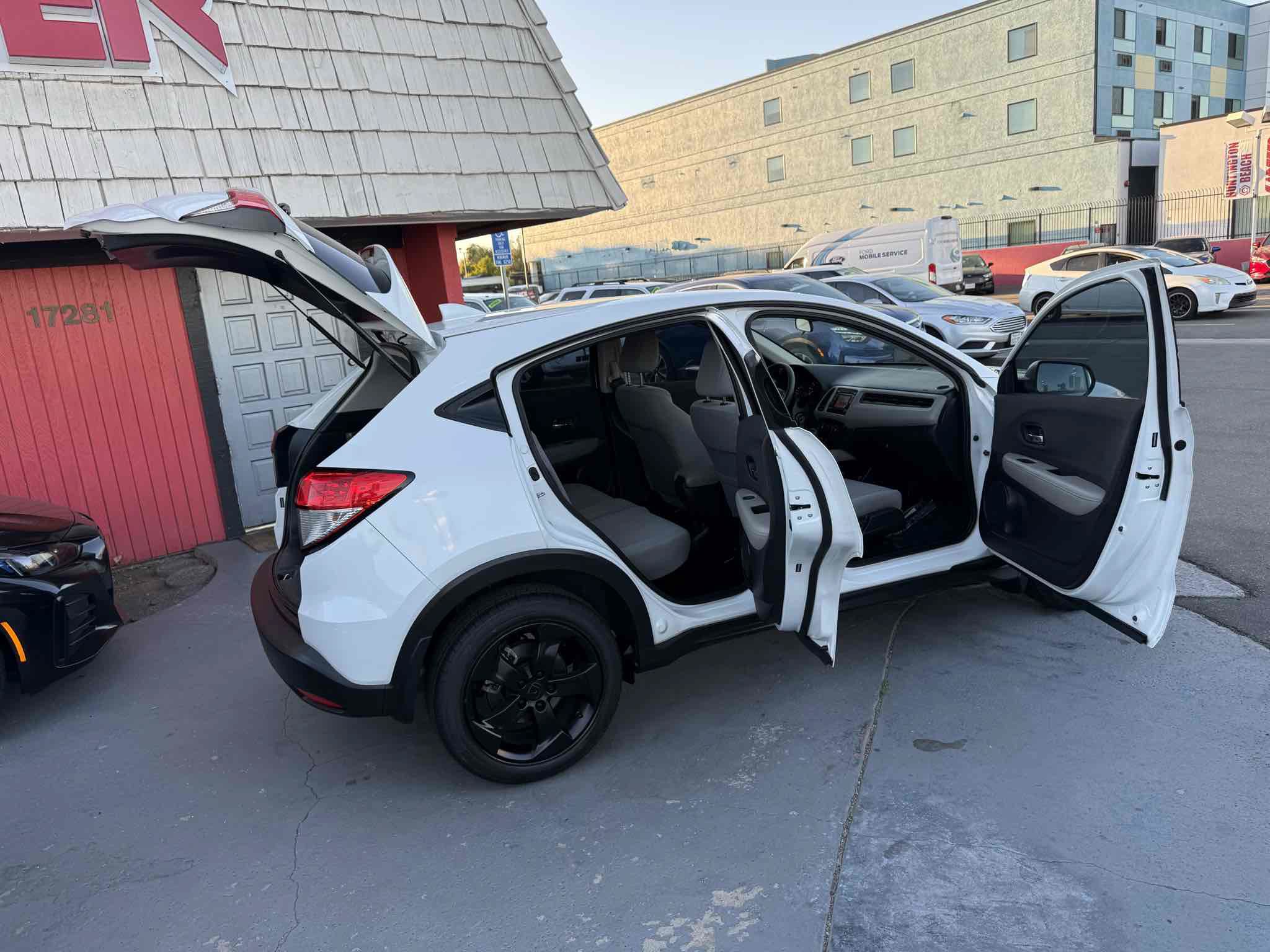 Used 2020 Honda HR-V LX image 48