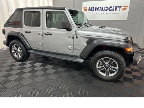 Used 2018 Jeep Wrangler Unlimited Sahara image 2
