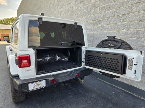 Used 2021 Jeep Wrangler Unlimited Sahara AWD/4WD image 39
