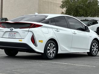 Used 2022 Toyota Prius Prime LE video 2