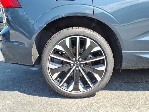 New 2026 Volvo XC60 B5 Ultra w/ Protection Package Premier AWD/4WD image 3