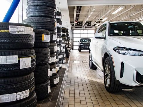 New 2026 BMW iX xDrive45 w/ Premium Package AWD/4WD image 37