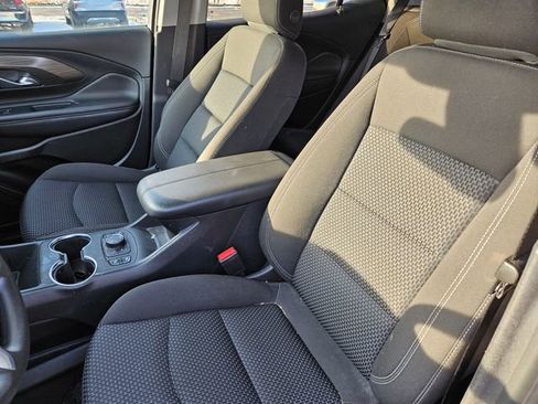 Used 2024 GMC Terrain SLE w/ Driver Convenience Package image 10