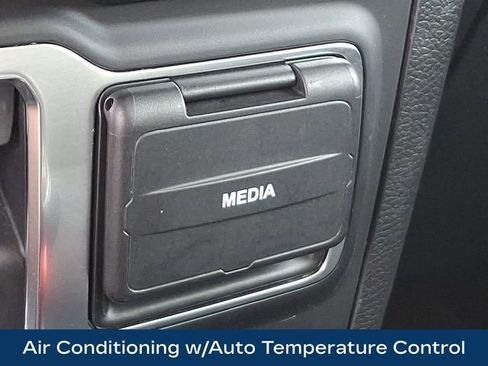 Used 2020 Jeep Wrangler Sport AWD/4WD image 17