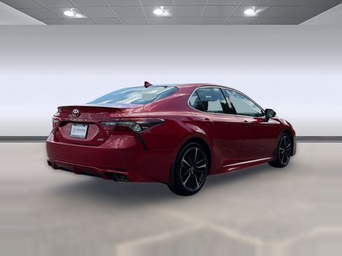 Used 2021 Toyota Camry XSE FWD image 9