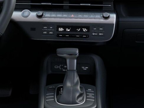 Used 2025 Hyundai Kona SEL FWD image 16