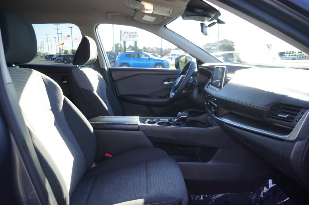 Used 2023 Nissan Rogue SV AWD/4WD image 28