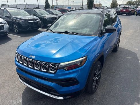 Used 2025 Jeep Compass Limited w/ Elite Group AWD/4WD image 6