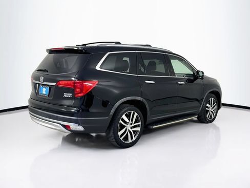 Used 2018 Honda Pilot Touring image 7