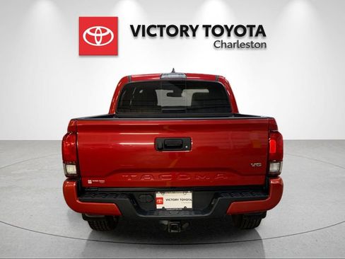 Used 2019 Toyota Tacoma TRD Sport image 4