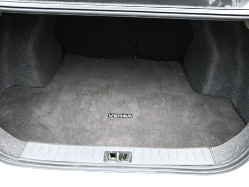 Used 2023 Nissan Versa SV image 14