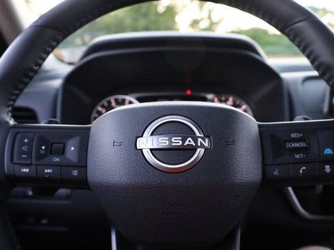 Certified 2025 Nissan Rogue SV AWD/4WD image 9