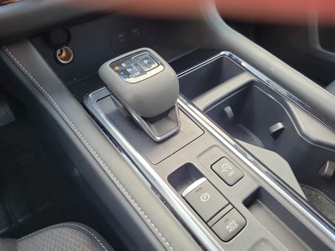 Used 2024 Nissan Pathfinder SV w/ Lighting Package (N92) FWD image 27