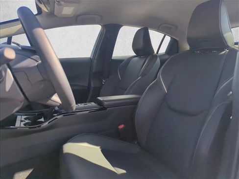 Used 2025 Toyota Prius XLE image 18