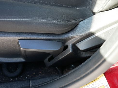 Used 2015 Ford Focus SE w/ SE Cold Weather Package image 20