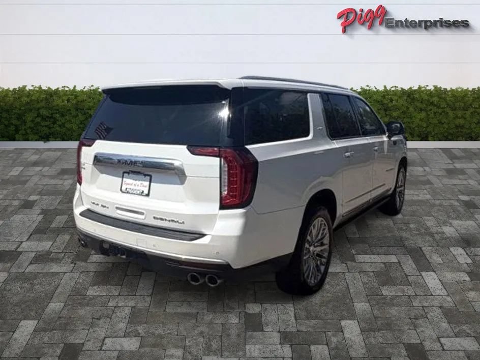 Used 2021 GMC Yukon XL Denali w/ Denali Premium Package AWD/4WD image 8