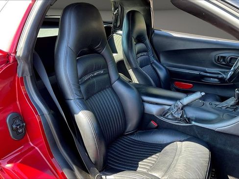 Used 2002 Chevrolet Corvette Coupe w/ Preferred Equipment Group2 RWD image 22