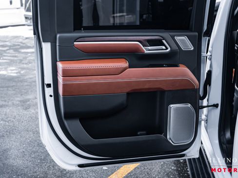 Used 2025 GMC Sierra 3500 Denali Ultimate image 30