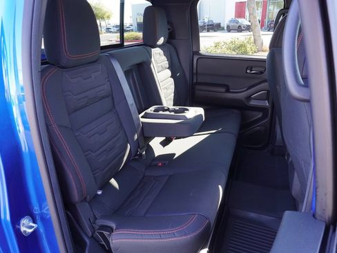 Used 2025 Nissan Frontier PRO-4X AWD/4WD image 9