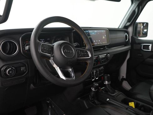 Used 2024 Jeep Wrangler Unlimited Sahara w/ Technology Group AWD/4WD image 23
