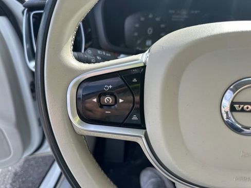 Used 2019 Volvo S60 T8 Inscription image 20