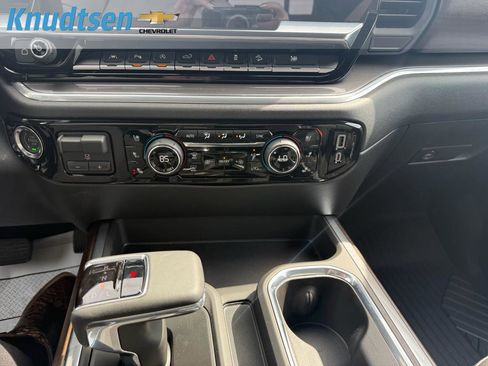 New 2026 Chevrolet Silverado 1500 High Country w/ Midnight Edition AWD/4WD image 23