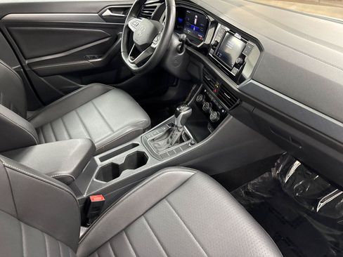 Used 2023 Volkswagen Jetta SE w/ Panoramic Sunroof Package FWD image 14