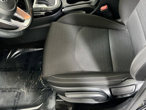 Used 2019 Kia Forte S image 18