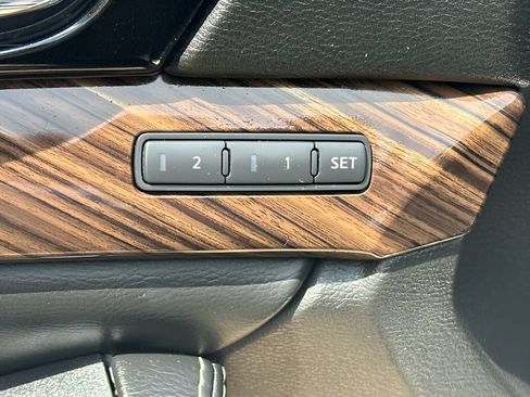 Used 2017 Nissan Maxima Platinum FWD image 36