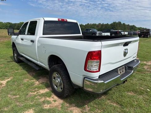 Used 2024 RAM 2500 Tradesman w/ Chrome Appearance Group AWD/4WD image 12