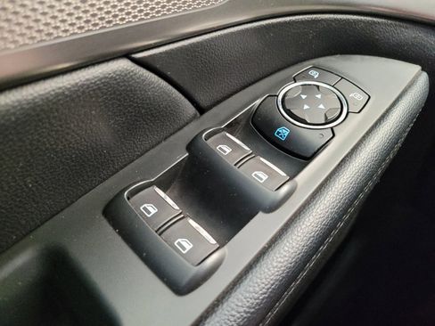 Used 2018 Ford Explorer XLT w/ Equipment Group 202A AWD/4WD image 27
