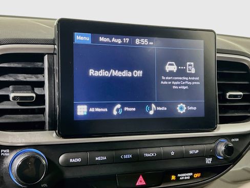 Used 2025 Hyundai Venue SEL FWD image 27