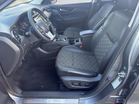 Certified 2022 Nissan Rogue Sport SV w/ Technology Package image 16